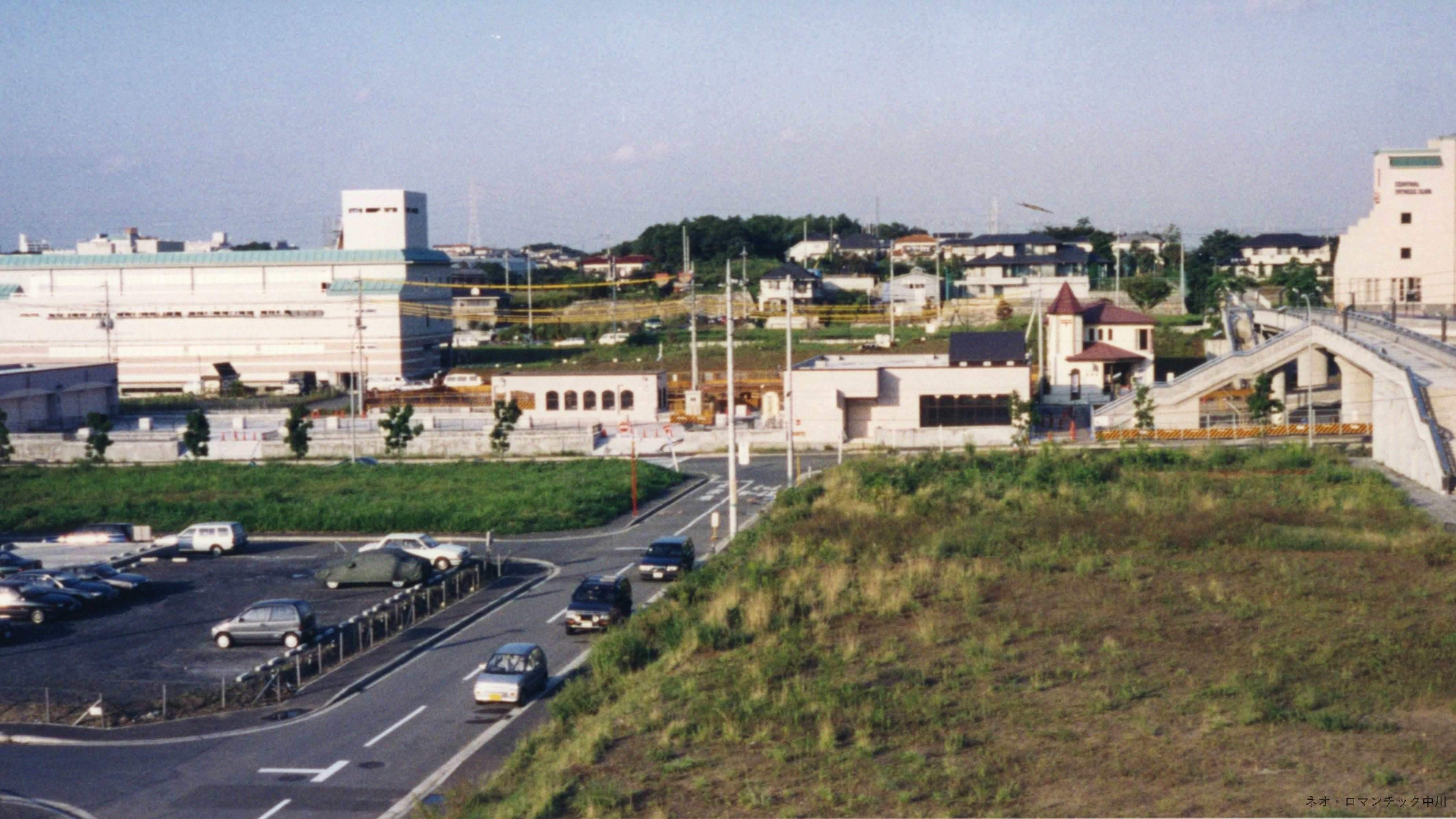 港北ニュータウン造成期の中川駅周辺【1992年】駅前商店街中心部方面